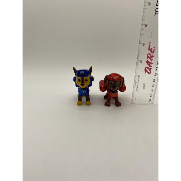 Spin Masters Paw Patrol Metallic Action Pack Pup & Badge Zuma and Chase Figurine - Picture 2 of 5